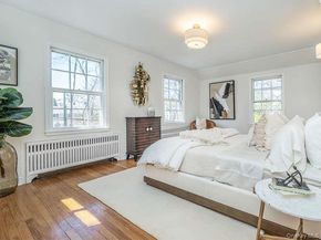 8 Chelsea Drive, Port Washington NY 11050