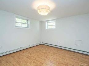 8 Chelsea Drive, Port Washington NY 11050