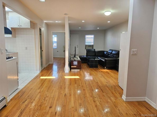 19217 47 Avenue A, Flushing NY 11358