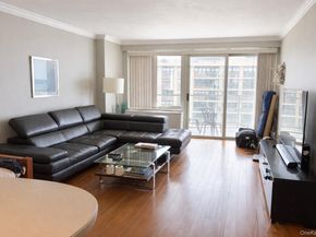 1815 215th Street 16J, Bayside NY 11360