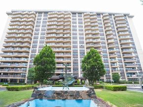 1815 215th Street 16J, Bayside NY 11360