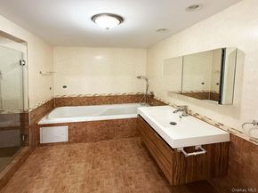 63-36 99th street  #4H, Rego Park NY 11374