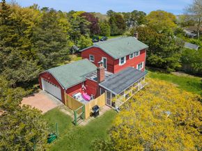 2 Ludlow Lane, Hampton Bays NY 11946