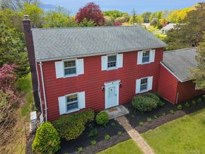 2 Ludlow Lane, Hampton Bays NY 11946