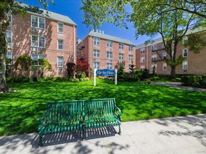 16 Main Street 3V, East Rockaway NY 11518