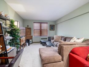16 Main Street 3V, East Rockaway NY 11518