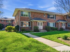 101 Edmunton Drive G2, North Babylon NY 11703