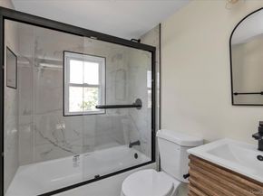 241 Phyllis Drive, Lindenhurst NY 11757