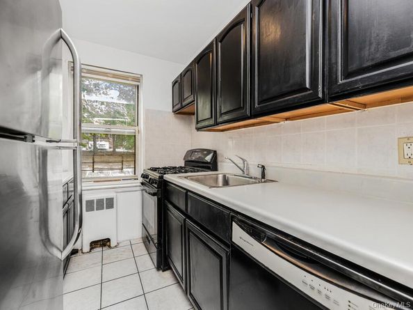 144 Ravine Avenue 2C, Yonkers NY 10701