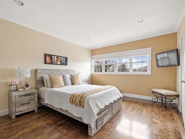 198-31 Pompeii Avenue, Jamaica NY 11423