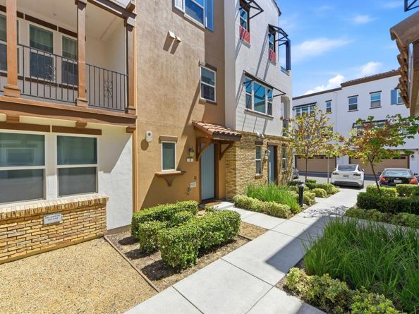 2733 Sorano Court 6, San Jose CA 95111