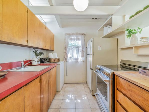 26 Roosevelt Circle, Palo Alto CA 94306