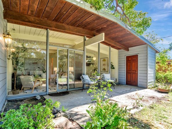 26 Roosevelt Circle, Palo Alto CA 94306
