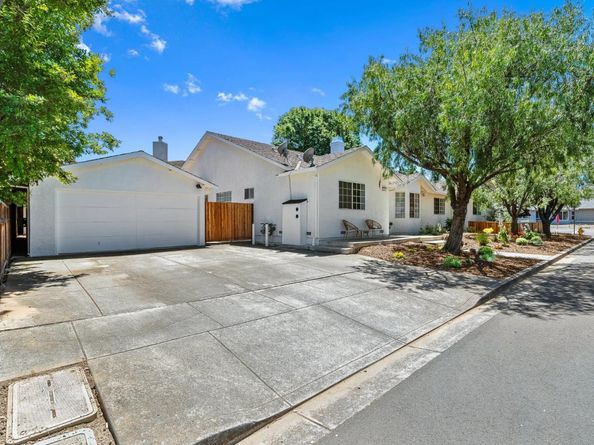 20730 Dunbar Drive, Cupertino CA 95014