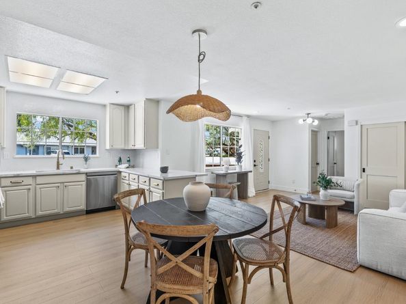 20730 Dunbar Drive, Cupertino CA 95014