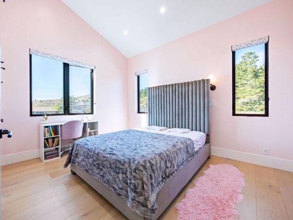 1016 Escalero Avenue, Pacifica CA 94044