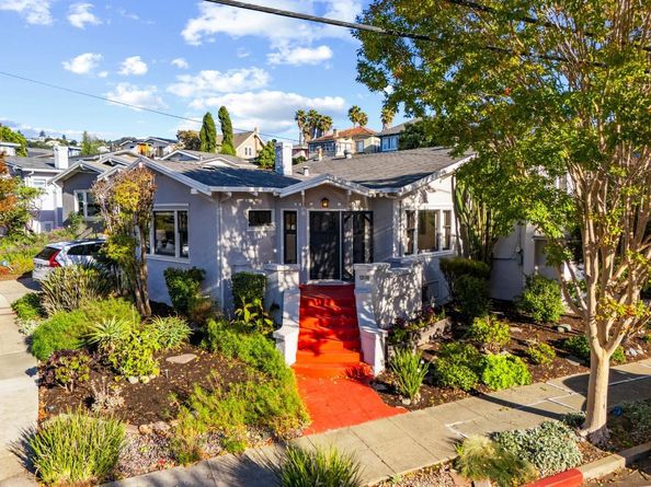1200 El Centro Avenue, Oakland CA 94602