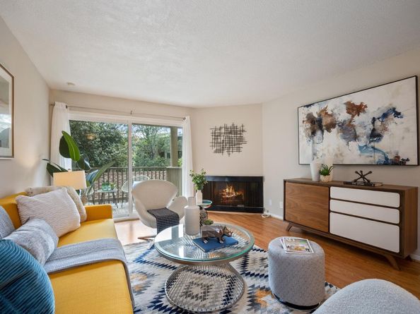 359 Half Moon Lane 113, Daly City CA 94015