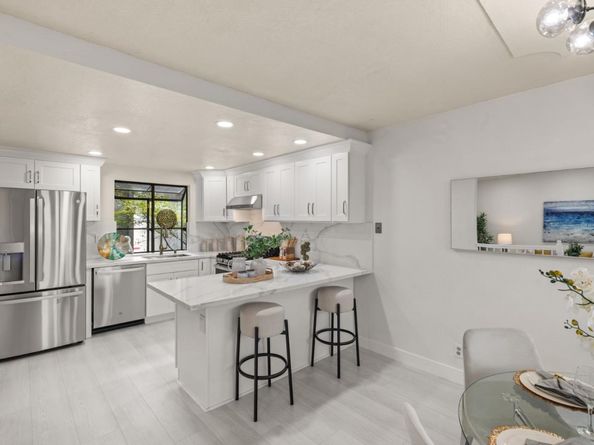 1152 Capri, Campbell CA 95008