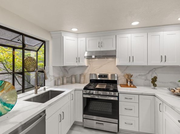 1152 Capri, Campbell CA 95008