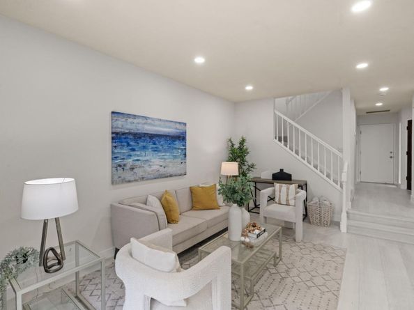 1152 Capri, Campbell CA 95008