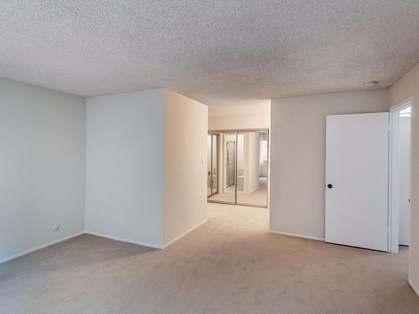 1121 Douglas Avenue 201, Burlingame CA 94010