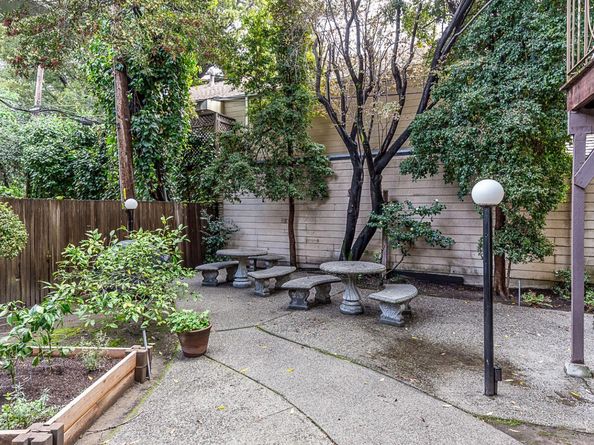 1121 Douglas Avenue 201, Burlingame CA 94010