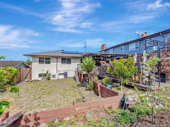 1247 Benedict Court, San Leandro CA 94577
