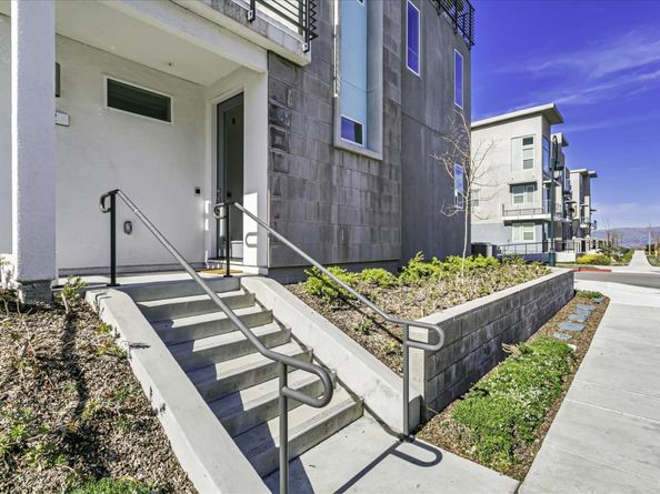 202 Agustin Narvaez Street 2, San Jose CA 95136