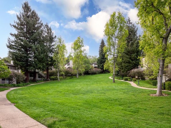 699 Manresa Lane, Los Altos CA 94022