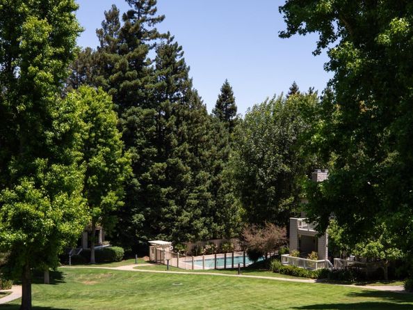 699 Manresa Lane, Los Altos CA 94022