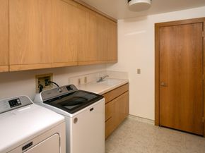 699 Manresa Lane, Los Altos CA 94022