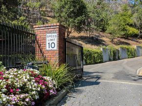 699 Manresa Lane, Los Altos CA 94022