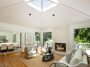 699 Manresa Lane