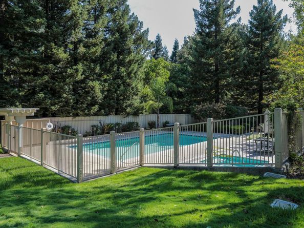 699 Manresa Lane, Los Altos CA 94022