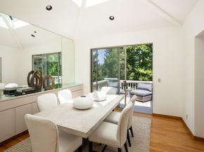 699 Manresa Lane, Los Altos CA 94022