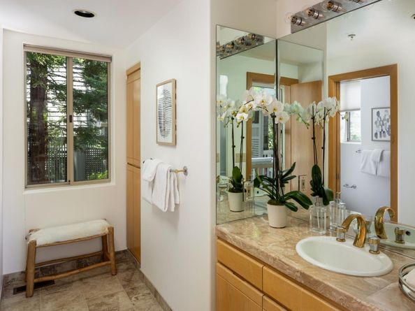 699 Manresa Lane, Los Altos CA 94022