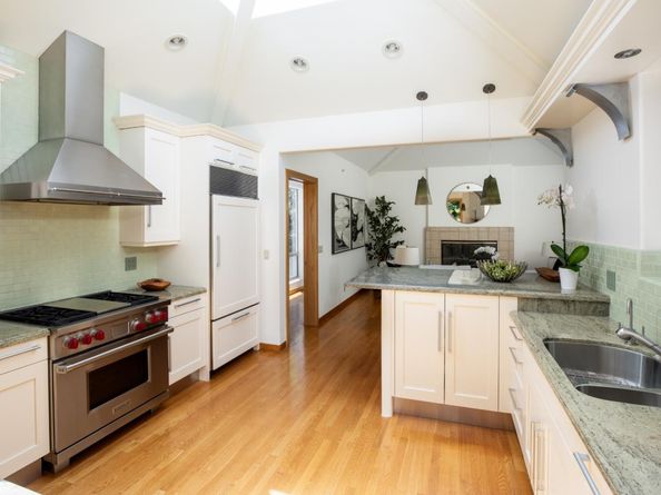 699 Manresa Lane, Los Altos CA 94022
