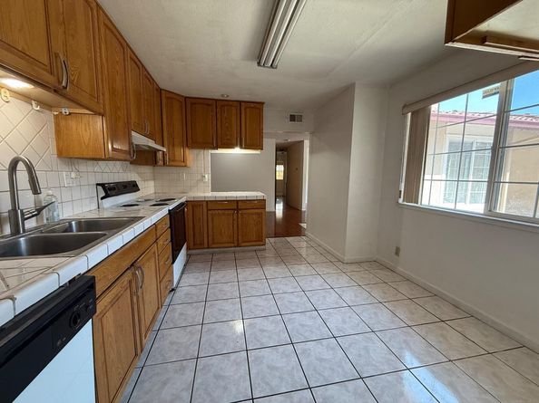 835 Saraband Way, San Jose CA 95122