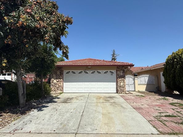 835 Saraband Way, San Jose CA 95122