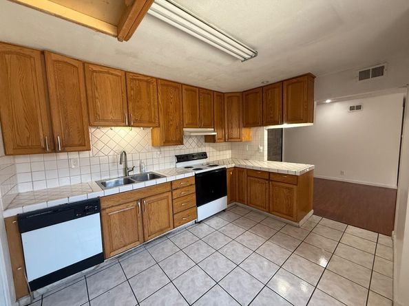 835 Saraband Way, San Jose CA 95122