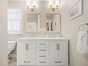 1 Quequechan Cir, Lakeville MA 02347