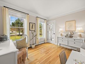 1 Quequechan Cir, Lakeville MA 02347