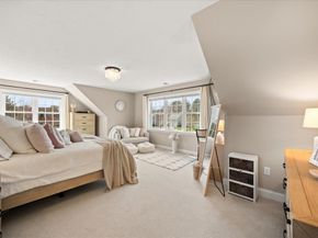 1 Quequechan Cir, Lakeville MA 02347