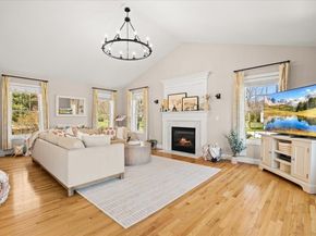 1 Quequechan Cir, Lakeville MA 02347