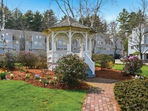 914 Sherwood Forest Lane 914, Saugus MA 01906