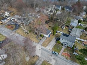 38 Hapgood Rd, Worcester MA 01605