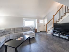 38 Hapgood Rd, Worcester MA 01605