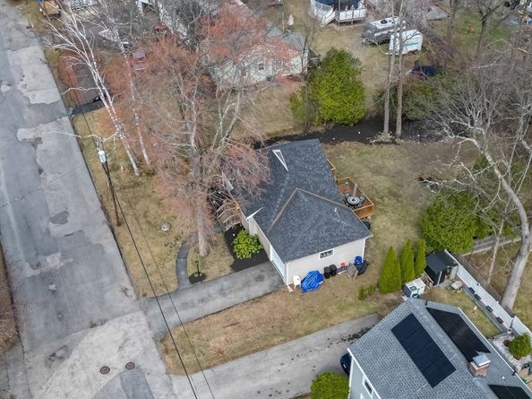 38 Hapgood Rd, Worcester MA 01605