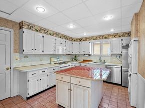 1 English St, Salem MA 01970